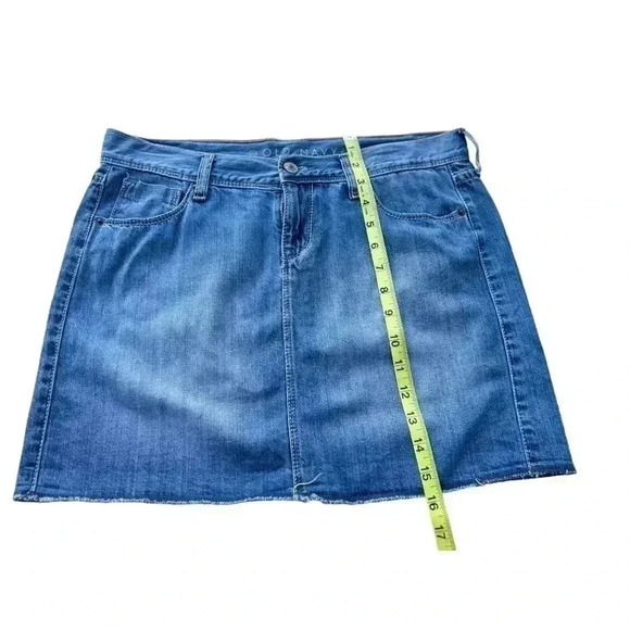 Women’s Old Navy Light Wash Denim mini skirt•Size 6•Preowned Great Condition• - Picture 3 of 9